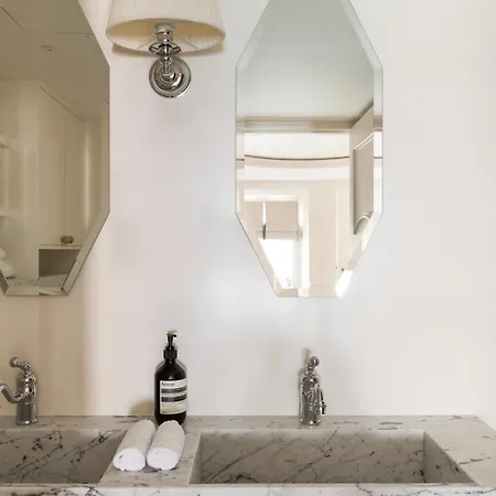 Highstay - Luxury Serviced - Victoires Apartment *